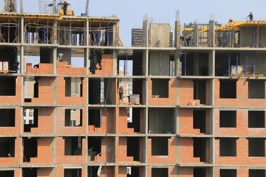 Riverside apartments: the structure is complete
